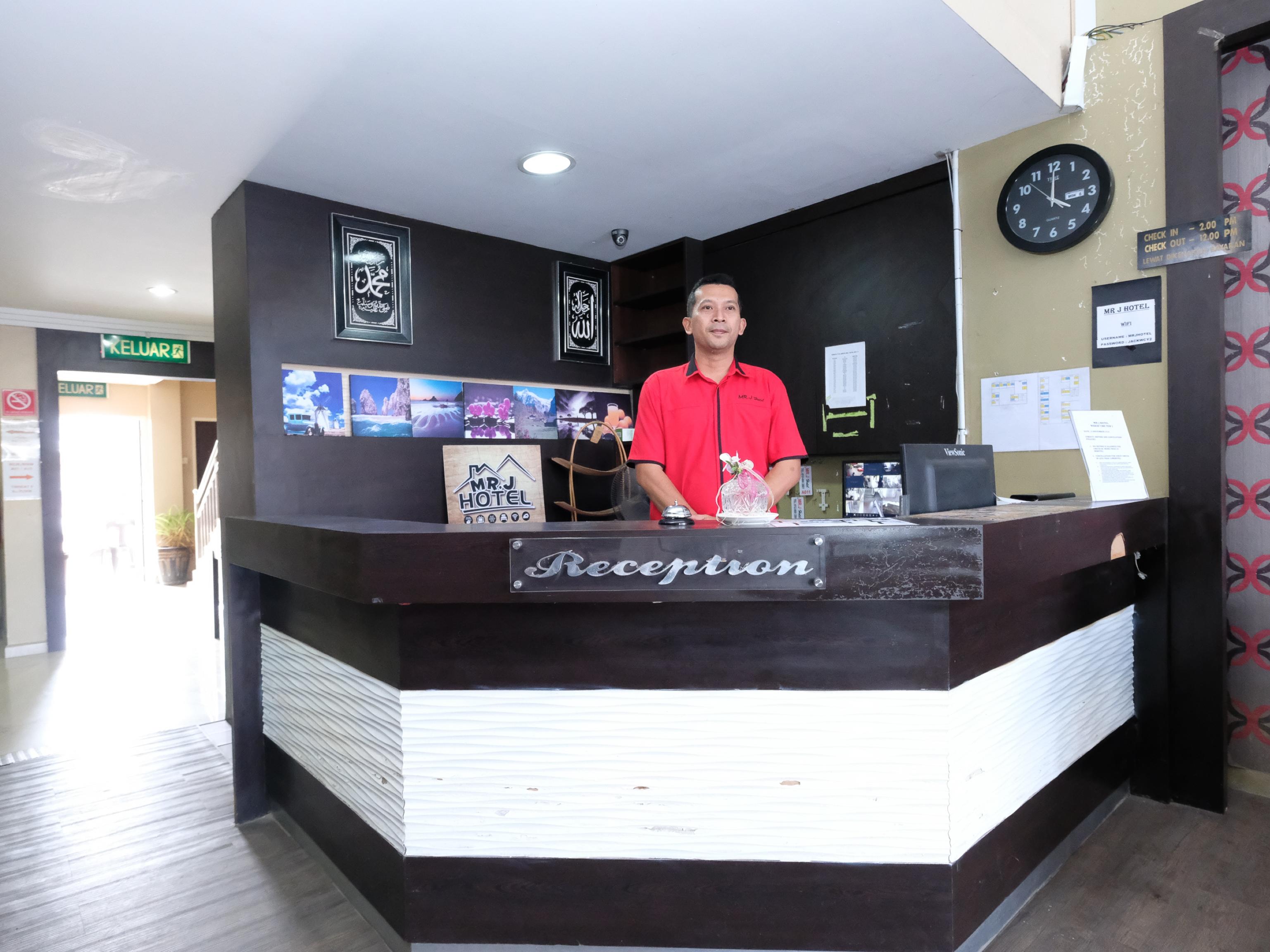 Oyo 717 Mr J Hotel Wakaf Che Yeh 2 Exterior photo